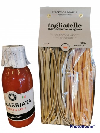 Gavepakke med pasta og pastasaus