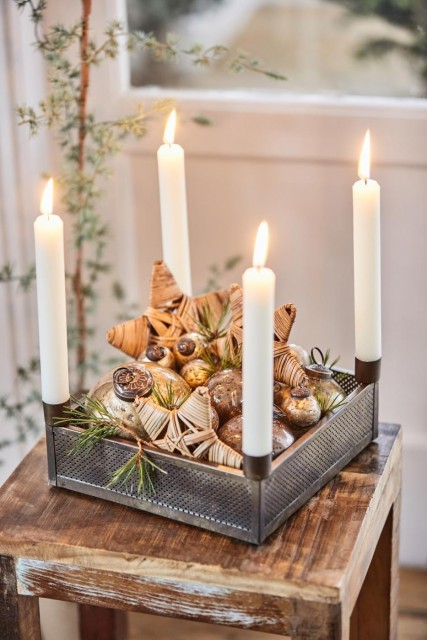Adventsstake t / 4 kronelys med hullmønster 